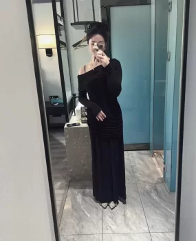 兼职的女装店老板