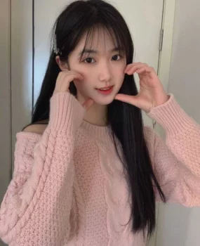 清纯肤白貌美性感幼师