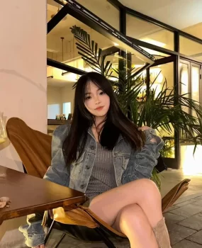 极品小灵儿粉嫩逼紧水多刚下海