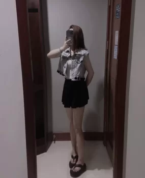 刚下海纹身嫩妹