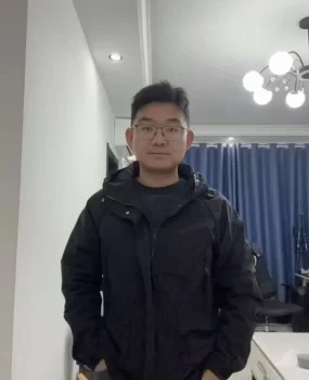 男鸭，180厘米985博士老师，身体很高工具大，兼职男鸭