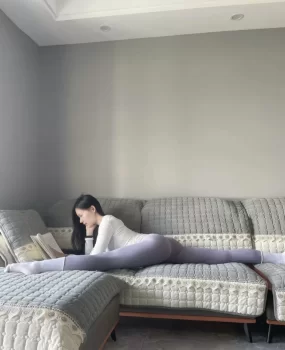 上海落地窗爆操瑜伽御姐