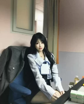 北京三里屯年轻貌美妹子