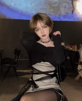 验证后推荐 咸阳会所耍的这妹子姿色相当不错,粉嫩小.B.紧致