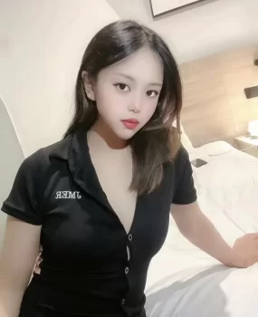 龙华三点粉嫩大波妹