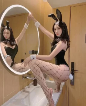 新茶到店，妹妹水多逼紧，服务一条龙，性格温顺。欢迎老板前来