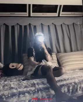 郑州02年青春学生黑丝妹